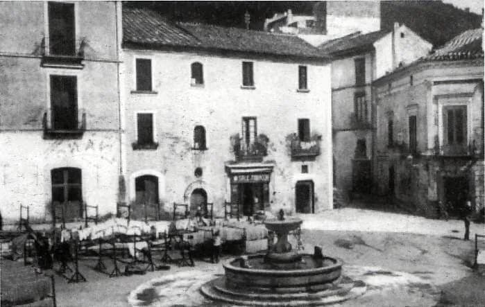 피아차 산 레오네 — 파스타 건조 풍경